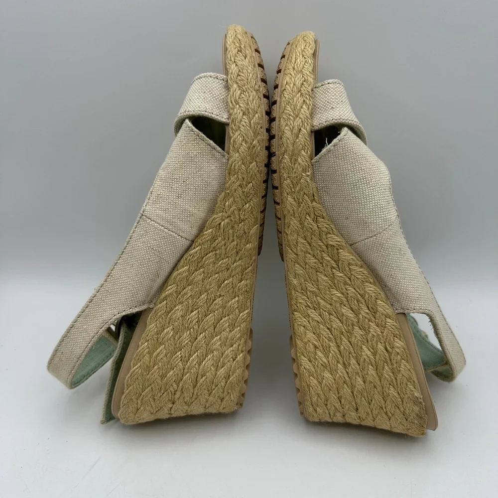 Crocs Leigh Wedge Sandals Women Size 6 Oatmeal Canvas‎ Espadrille Slingback